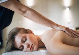 women-massage-at-home-jiifit